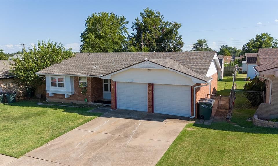 1st image of 3918 SE 14th Pl