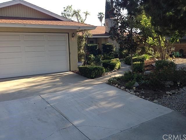 1st image of 696 Aurora Dr