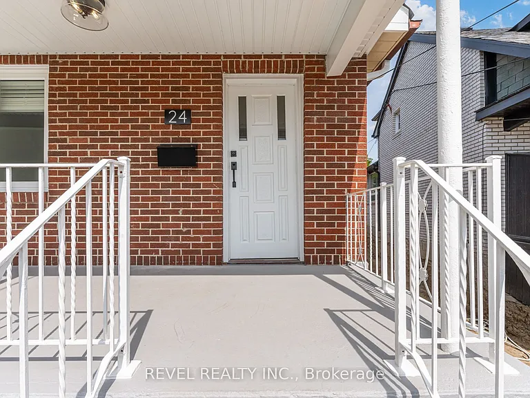 24 Kenora Cres #MAIN — Photo 2