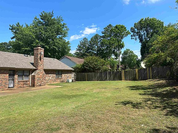 2nd image of 3850 Misty Oak Dr