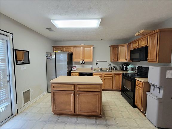 4th image of 2122 Winding Oak Dr