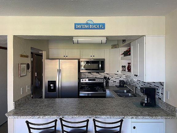 3rd image of 1433 N Atlantic Ave APT 325