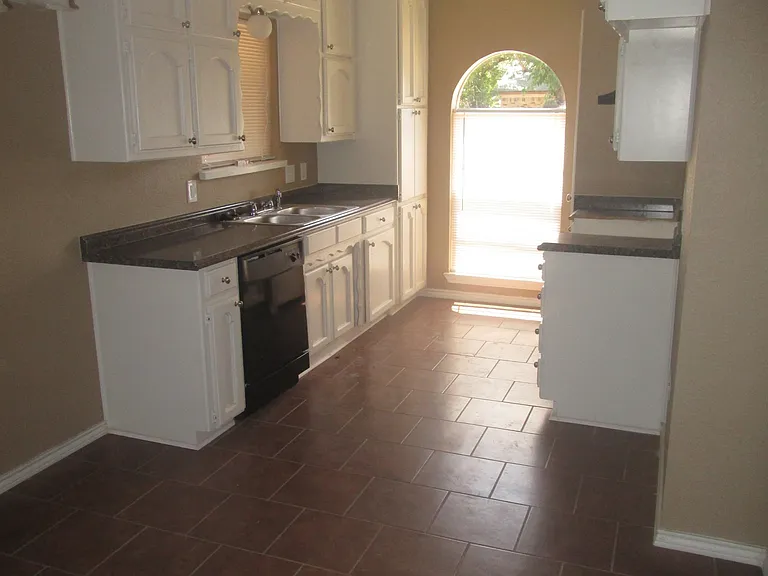 6605 Kitty Dr — Photo 6