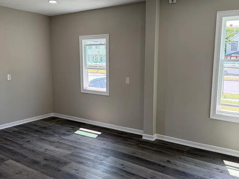 228 N Main St — Photo 17