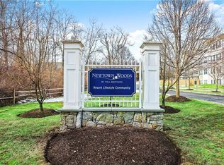 431 Brookside Ct #431, Newtown, CT 06470