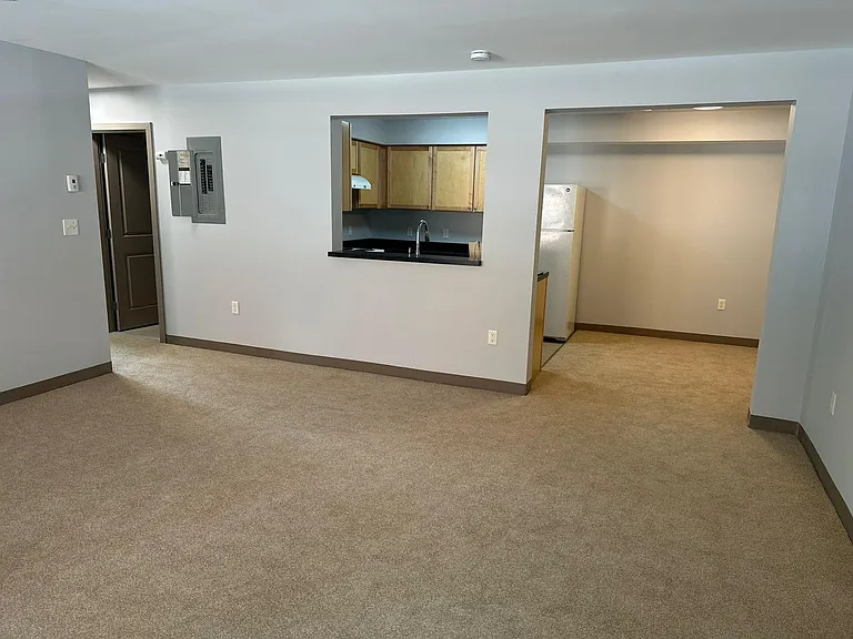 275 W Main St #21 — Photo 8