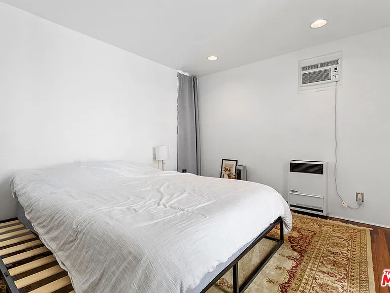 24 Westminster Ave #2 — Photo 7