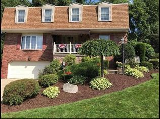 9245 Wedgewood Dr, Pittsburgh, PA
