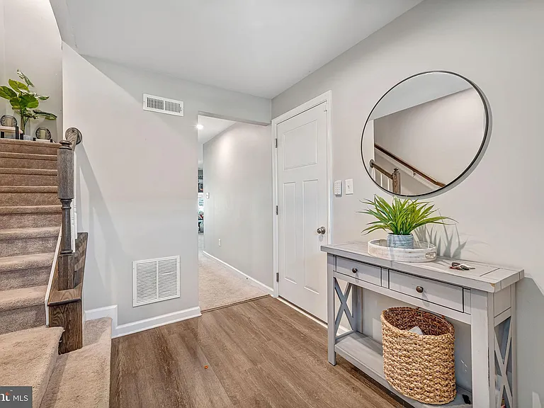 205 Dalton Dr — Photo 5