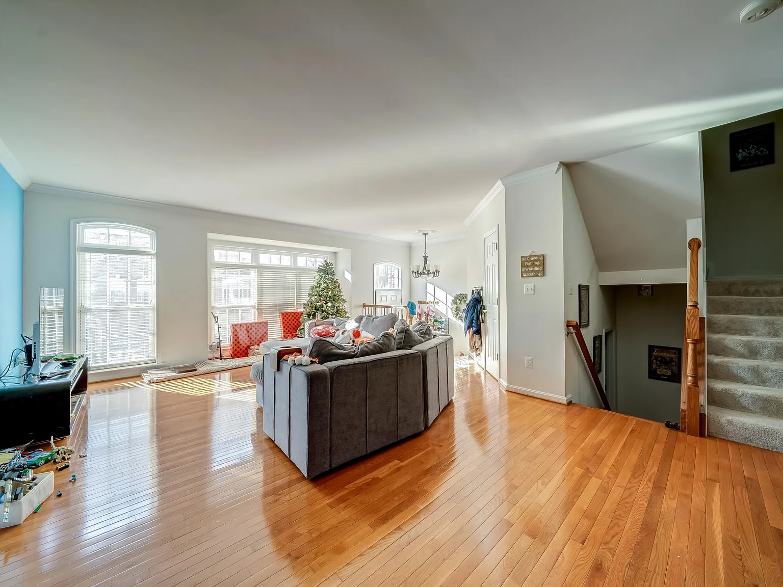 3 bed, 3.5 bath, 2176 sqft, $3,950 — Photo 3