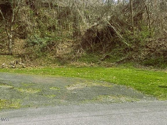 2nd image of 729 Turkey Nest Rd