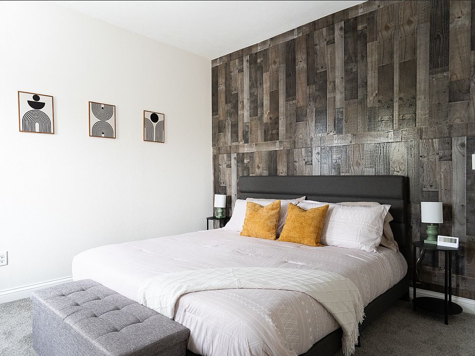 1st image of 2415 N College Ave #2
