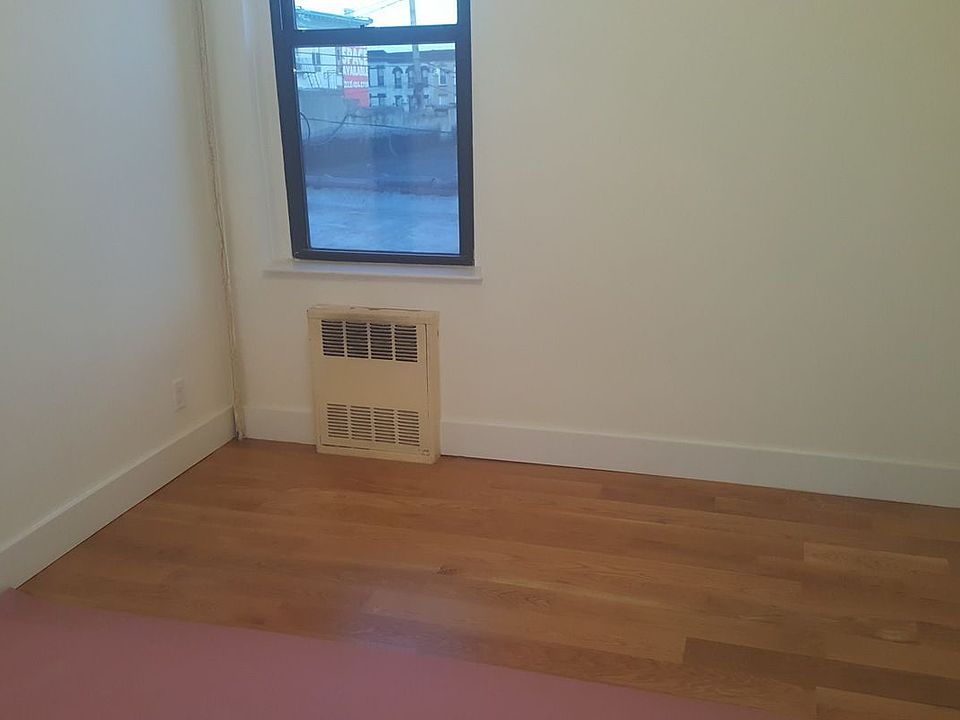 1st image of 1064 39th St APT 3R