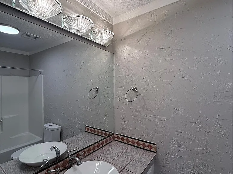 1442 River Dr — Photo 14