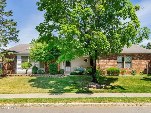 6 Peasley Drive, Marlboro, NJ 07746