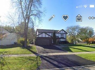 939 Piedmont Cir, Naperville, IL 60565