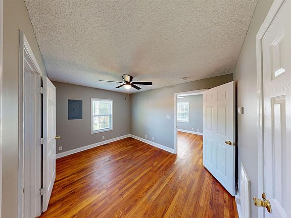 3rd image of 308 Gill St APT B