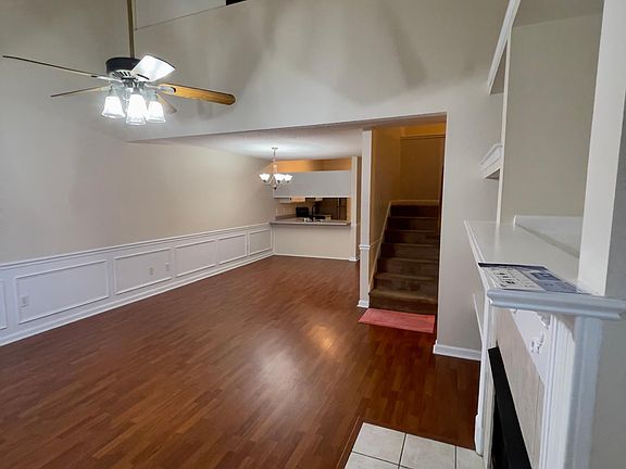 Great room - hardwood floor and high ceiling