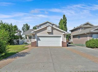 62 E West Mitford Cres, Cochrane, AB T4C1L2