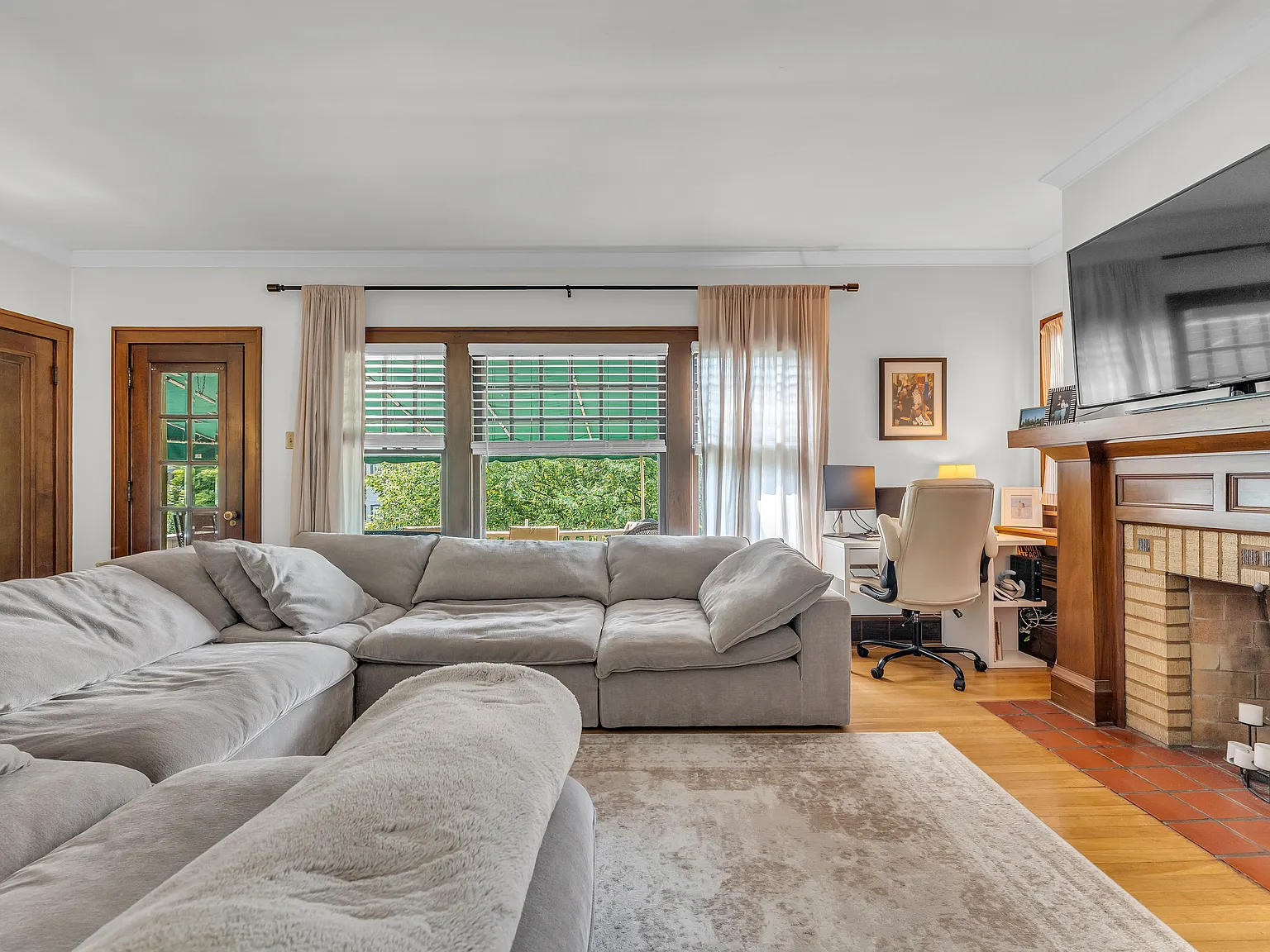 3 bed, 1926 sqft, $2,150 — Photo 4