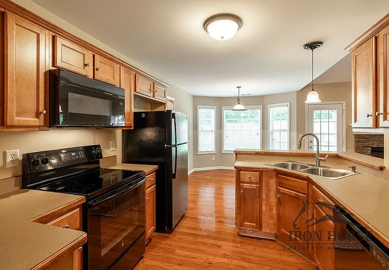 285 Finch Way — Photo 12