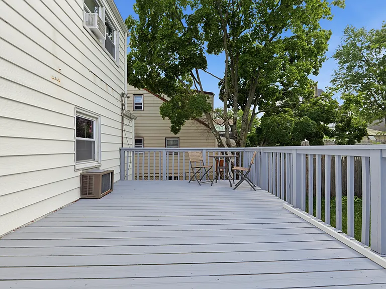322 Broughton Ave #1 — Photo 20