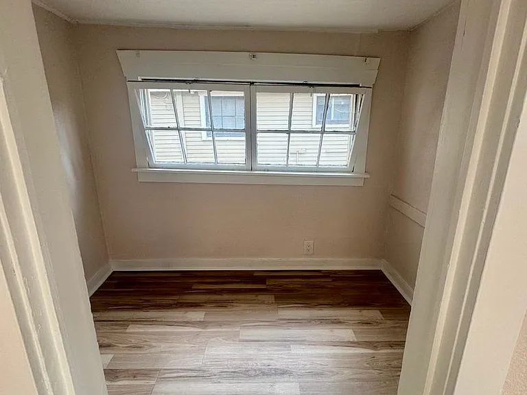 21 Bonfoy Ave — Photo 4