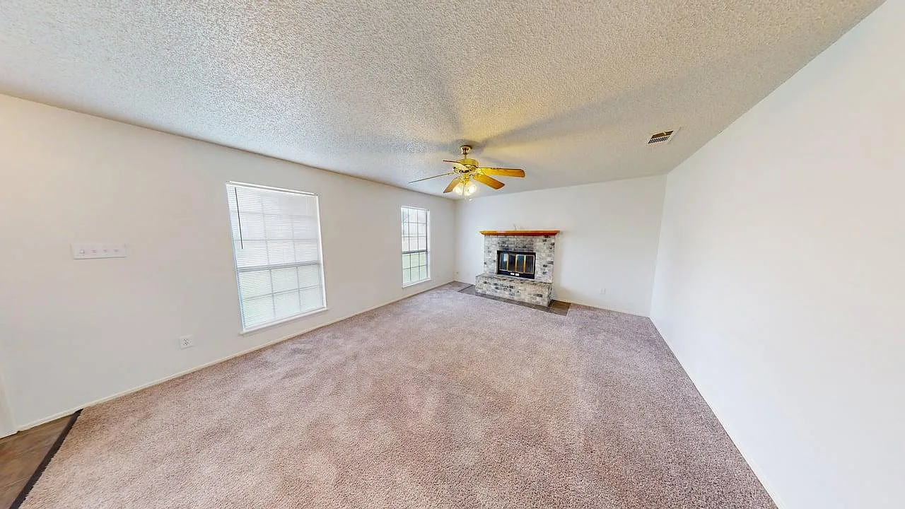 3 bed, 2.5 bath, 1274 sqft, $1,395 — Photo 4