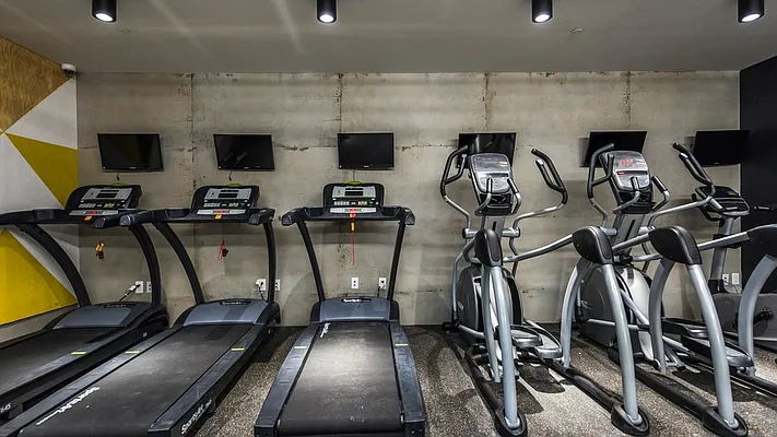 Rented by Nooklyn NYC LLC | media 43