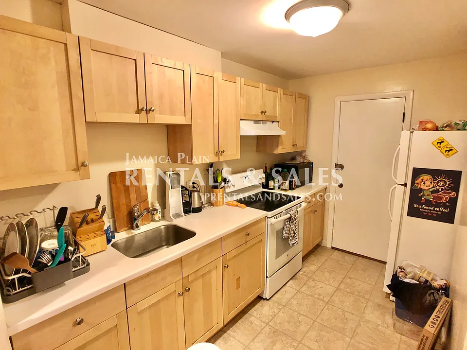 804 Centre St #2