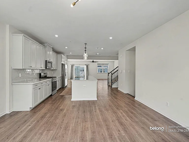 4521 Reaney Ln — Photo 6
