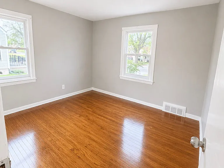 8251 Evergreen Ave — Photo 10