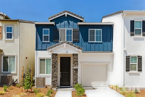 2082 Comstock Ln Photo 1