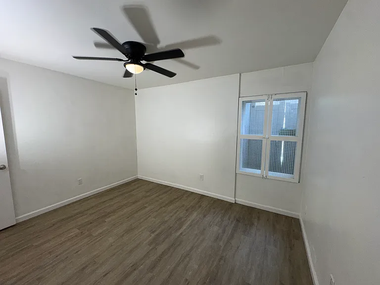 7000 Saranac St #9 — Photo 13
