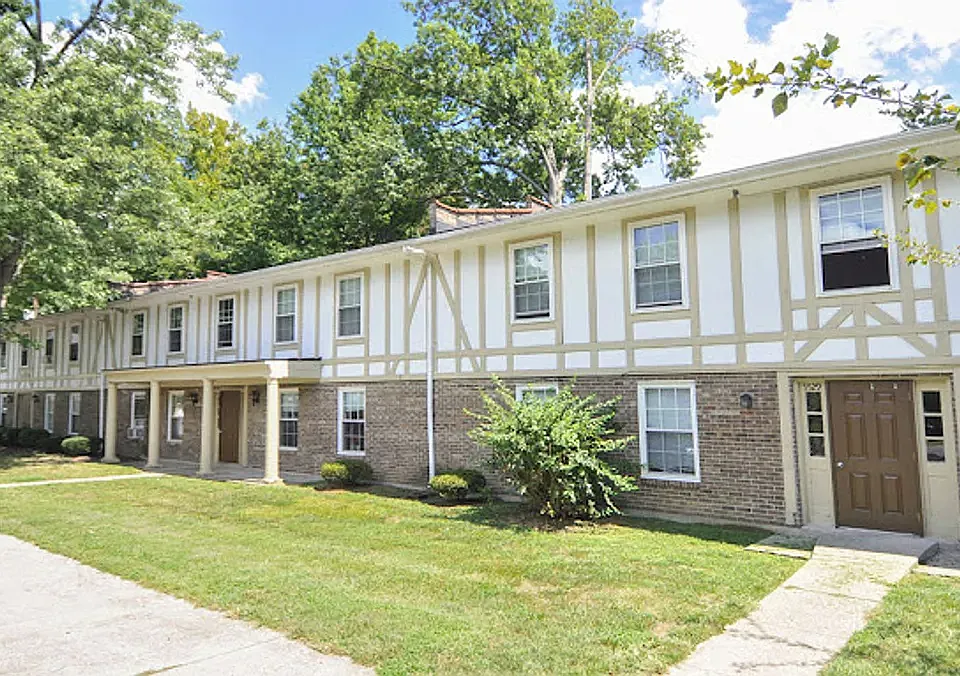 Eleven Oaks Apartments