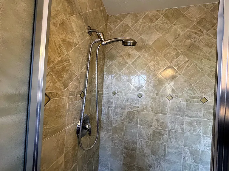 1204 Arlington Ln — Photo 12
