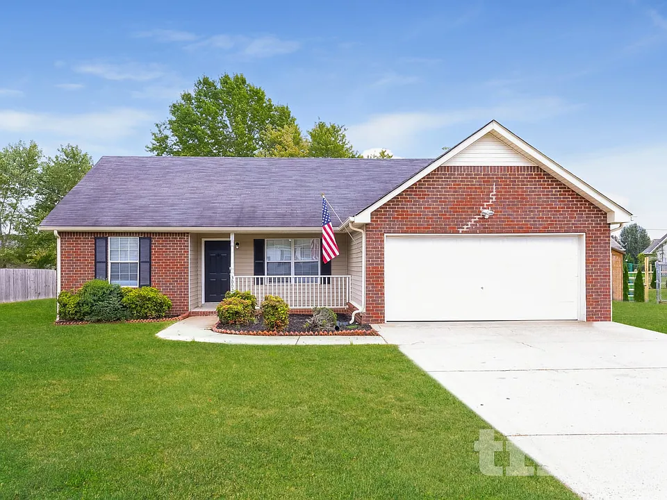 3002 Henderson Ln