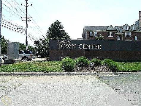 TOWN CENTER 005.jpg