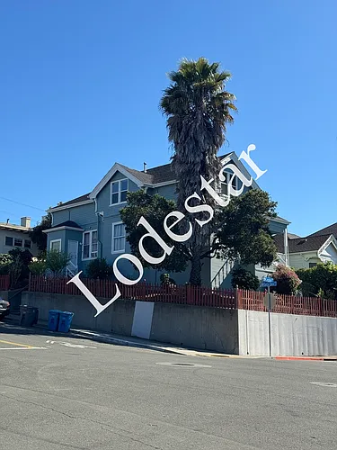 302 Carolina St #C Photo 1