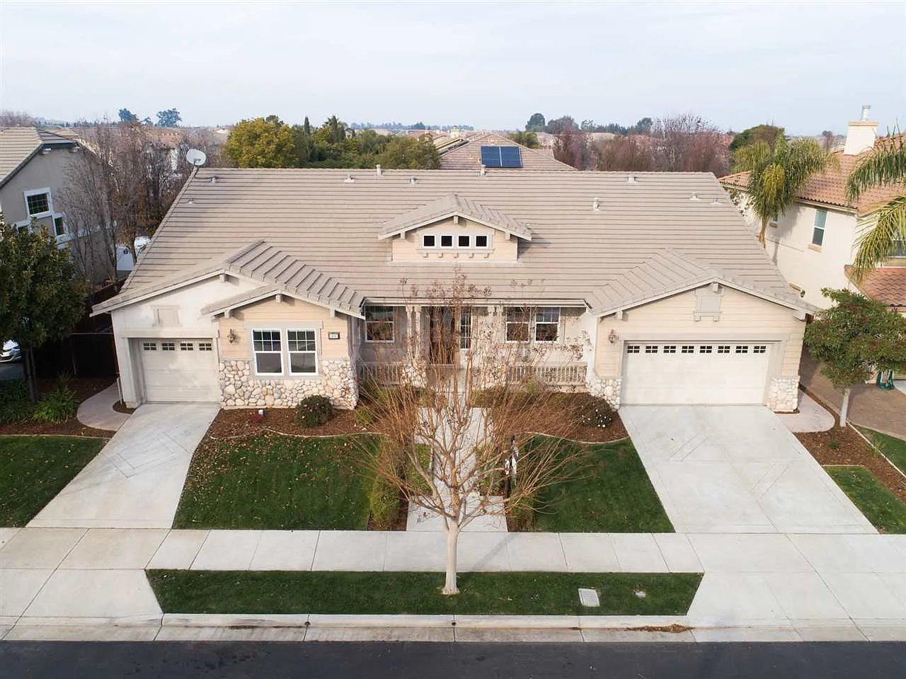 1847 Saint Michaels Way photo 1