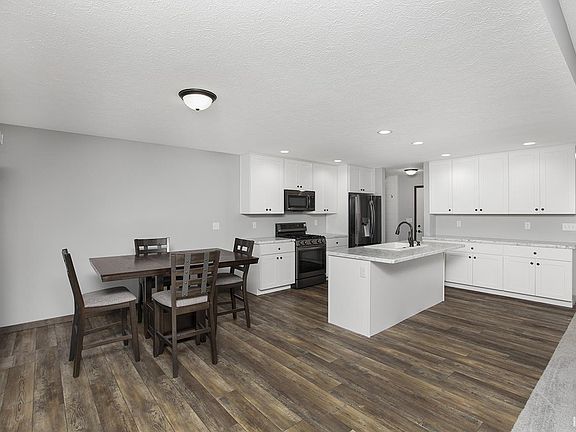 4th image of 30693 Cynthia Dr