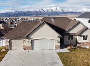 7817 N Blue Spruce Rd, Eagle Mountain, UT 84005