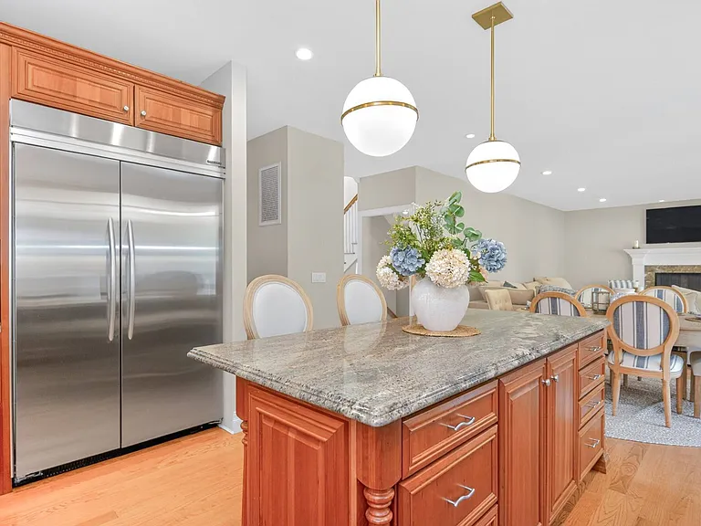37 Squires Blvd — Photo 8