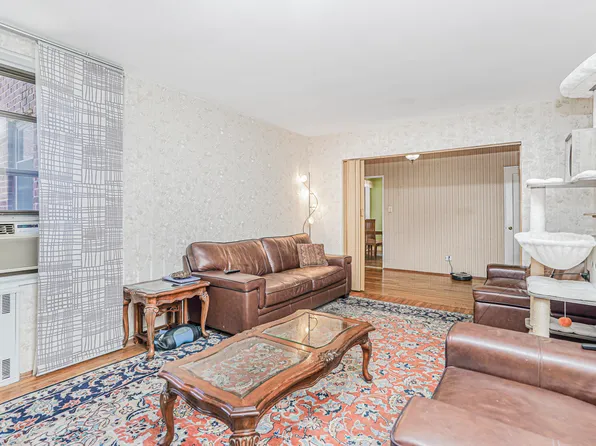 2140 Knapp Street image 4 of 25