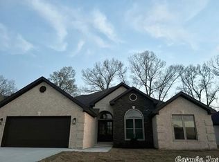 74 Lucia Ln, Maumelle, AR 72113
