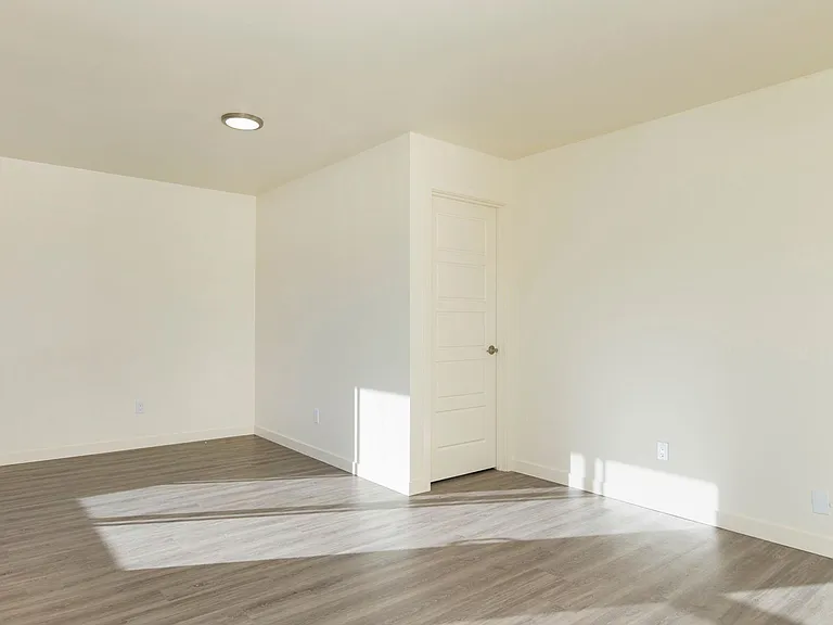 Go Long Apartments — Photo 16