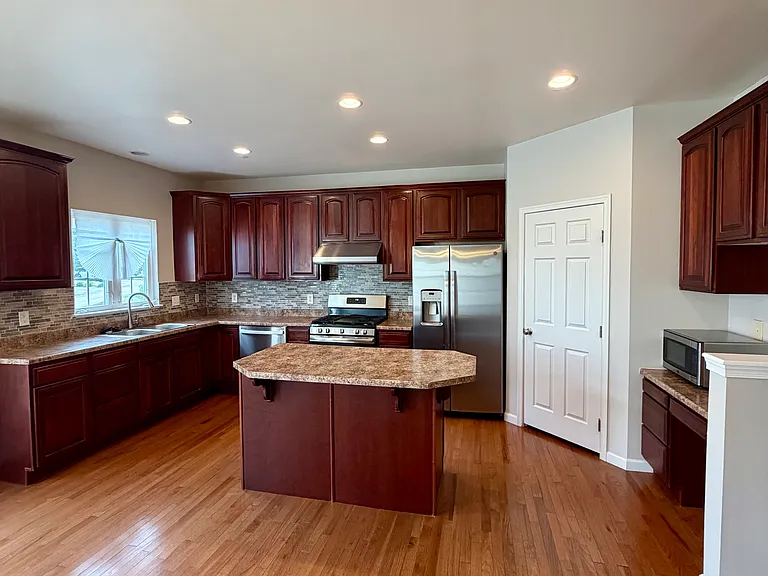 349 Wealdstone Rd — Photo 2