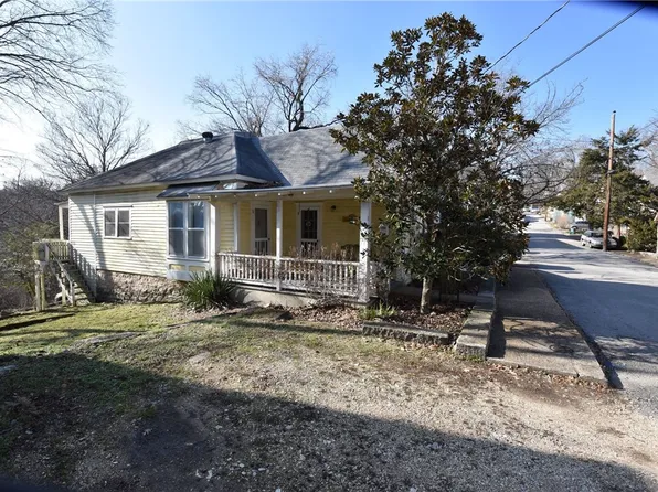 8 Singleton St, Eureka Springs, AR 72632