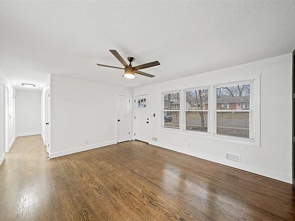 4th image of 9816 E 51st Ter