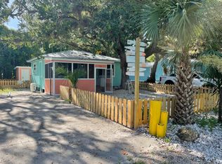 784 Oak St, Fort Myers Beach, FL 33931